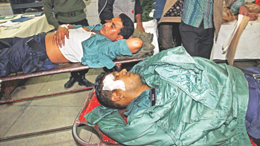 arsonists-matshya-bhaban-cops2.jpg