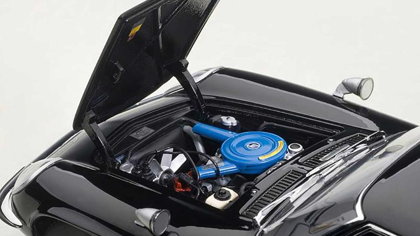 autoart-cosmo-engine-detail.jpg