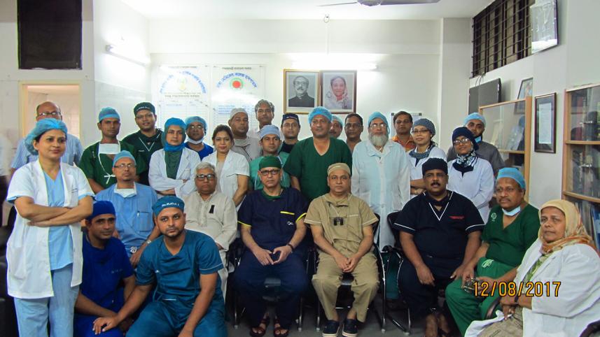doctors-muktamoni-web_1.jpg