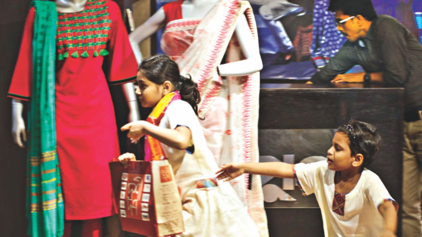 eid_shoppers11.jpg