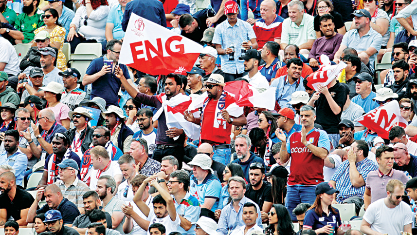 english_fans.jpg