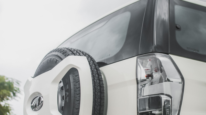 Tuv 300 rear.jpg