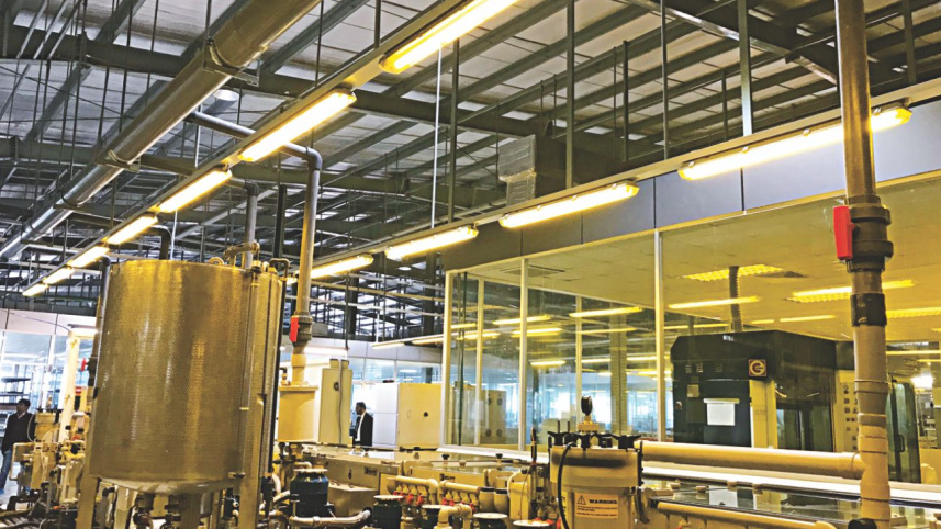 inside_waltons_mega_computer_factory4.jpg