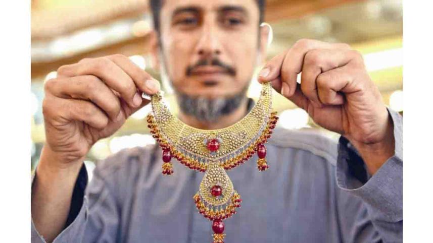 Jewellery_making_an_46464448.jpg