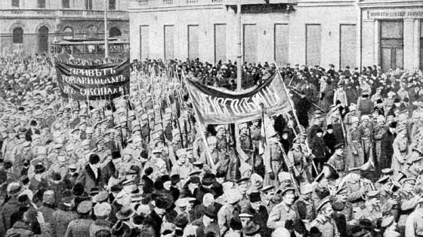 soldiers_demonstration.february_1917.jpg
