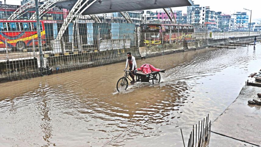 water-filled_pothole_3.jpg