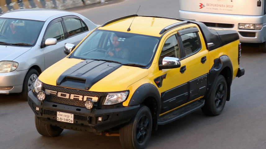 yellow_car_1.jpg