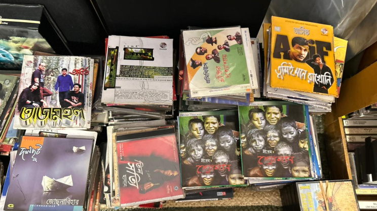 ‘Vinyl Madness’ is Dhanmondi’s little ‘anti-Dhaka’ for music lovers