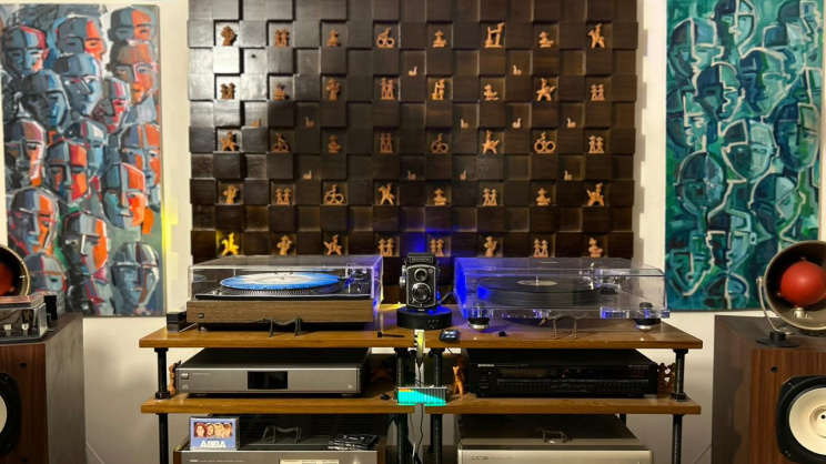 ‘Vinyl Madness’ is Dhanmondi’s little ‘anti-Dhaka’ for music lovers