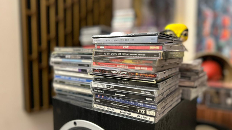 ‘Vinyl Madness’ is Dhanmondi’s little ‘anti-Dhaka’ for music lovers