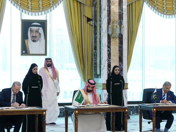 1_Mecca agreement signed_1.jpg