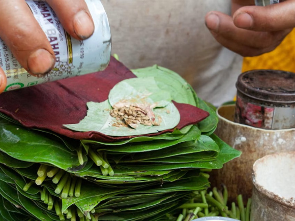 Paan vendor.jpg