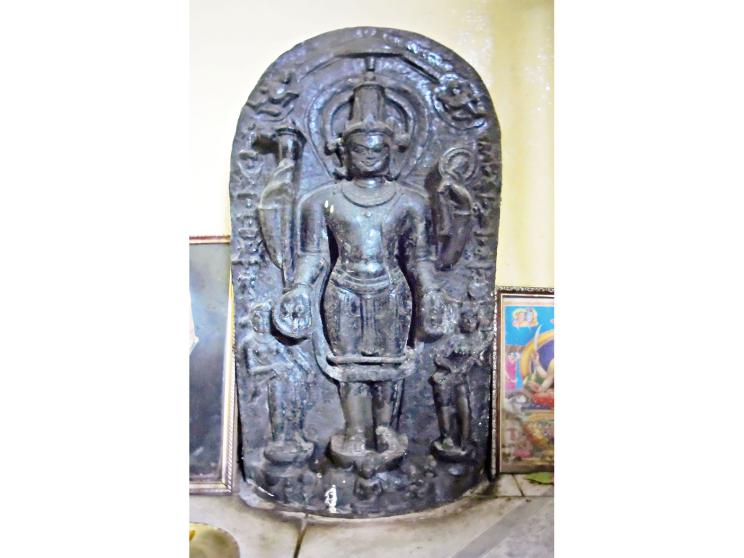 Vishnu statue with dasavataras