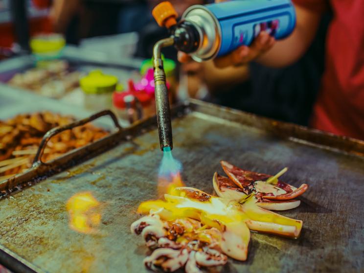 Taste Asia on a budget: 5 best street food destinations    salman-mukti-8kqaj1m3tq0-unsplash