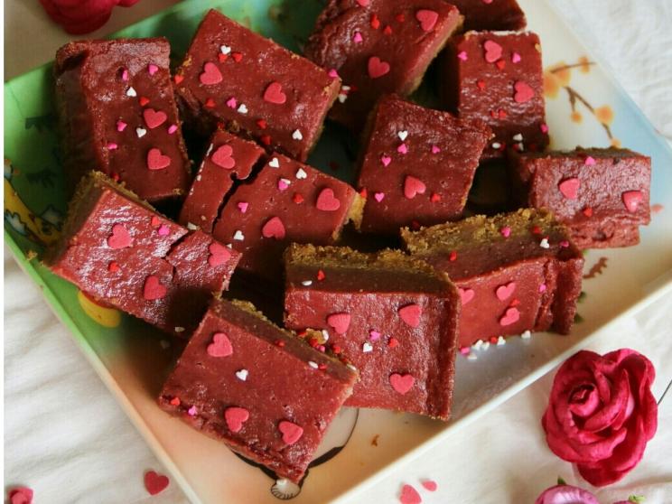 Say hello to spring with these strawberry-infused delicacies!