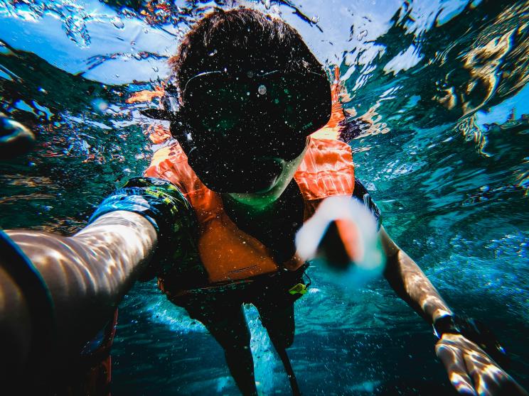 5 places in Asia to enjoy water sports    priyanuch-konkaew-f50fi9muxg0-unsplash