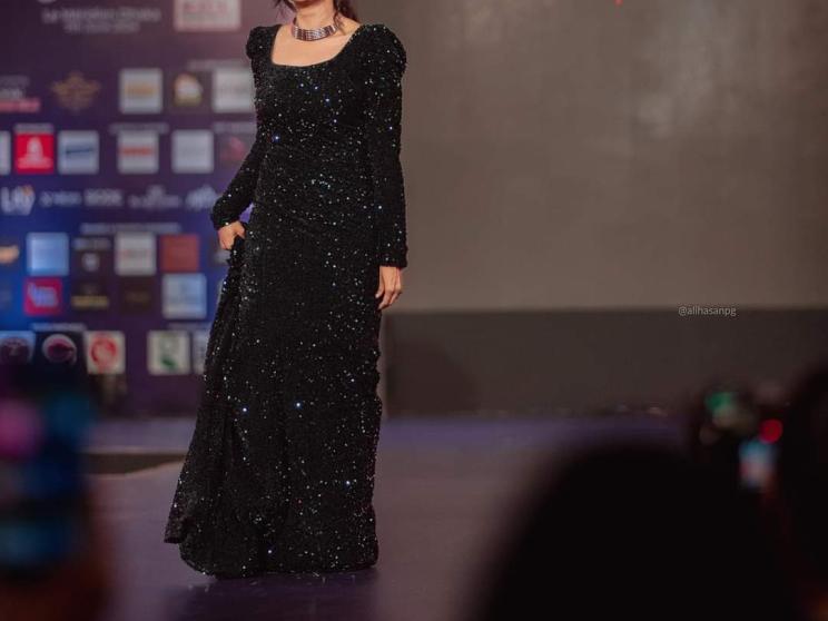 Shakib Khan walks the ramp with Dhallywood divas 