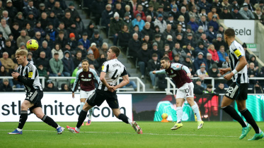 2026-01-25T142136Z_1820929598_UP1EM1P13VZOO_RTRMADP_3_SOCCER-ENGLAND-NEW-AVL.JPG