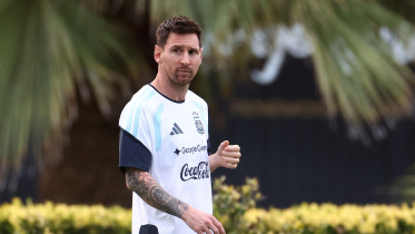 2026-03-26T222602Z_171465272_UP1EM3Q1QBDGR_RTRMADP_3_SOCCER-FRIENDLY-ARG-MAU-PREVIEW.JPG