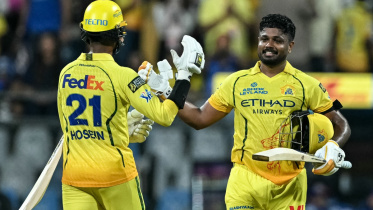 AFP__20260423__A8RM9ML__v1__MidRes__CricketIndIplT20MumbaiChennai.jpg