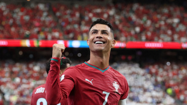 2026-06-23T174742Z_1131676314_UP1EM6N1D558U_RTRMADP_3_SOCCER-WORLDCUP-POR-UZB.JPG