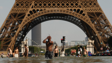 2026-06-24T170228Z_309829542_RC2G0MAJCQ0F_RTRMADP_3_EUROPE-WEATHER-FRANCE-HEAT.JPG