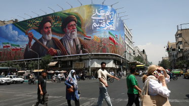 Daily life in Teheran.JPG