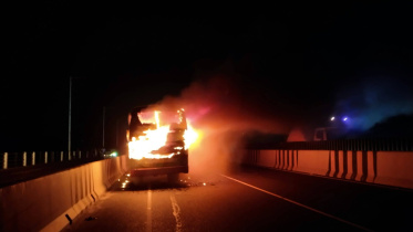 Dhaka-Mawa bus fire.jpg