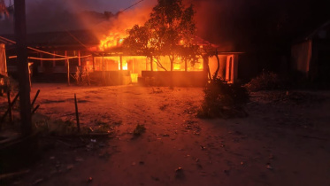 A 22-member fire service team brought the blaze under control at 9:45pm. Photo: Collected