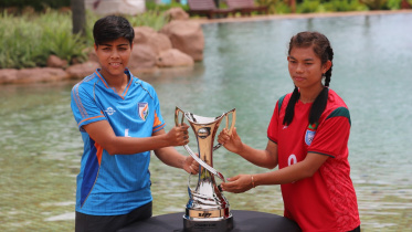 India Bangladesh captains.jpg