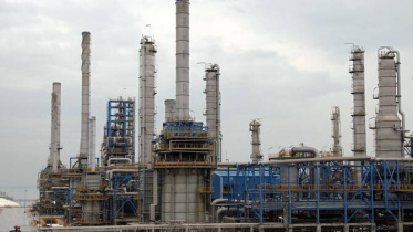 A picture shows the Nouri Petrochemical facilities of the South Pars gas field in the southern Iranian port of Assaluyeh on January 27, 2011. Photo: AFP