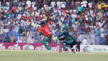Parvez Emon v Aus T20I Ctg.jpg