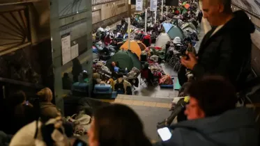 People take shelter inside a metro station during a Russian air strike, amid Russia's attack on Ukraine, in Kyiv, Ukraine, June 2, 2026. Photo: Reuters