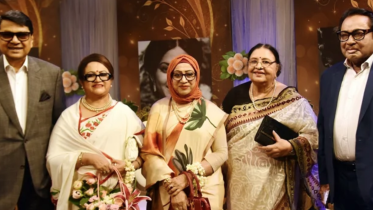 Five screen legends reunite for nostalgic gathering