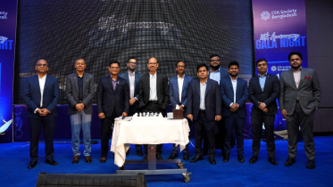 BSEC Chairman Masud Khan (centre) poses for a photograph at the 10th anniversary event of CFA Society Bangladesh at Sheraton Dhaka on Saturday. PHOTO: CFA Society Bangladesh