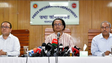 Zahed responds to questions from journalists at a weekly press briefing at the Secretariat today. Photo: PID