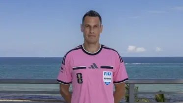 pink-referee-1024x683.webp