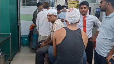 Bagerhat court building collapse injury.jpg