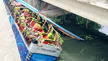 The Dhaka-bound "Selfie Paribahan" bus was travelling from Paturia. Photo: Collected