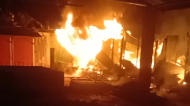 The fire broke out around 3:00am while the market was closed. Photo: Star