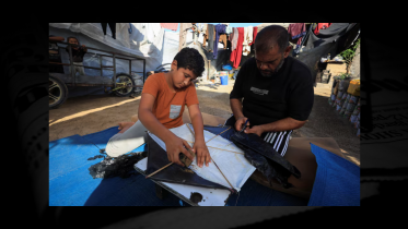 kite making in Gaza (2).png