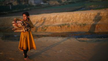A Rohingya refugee girl