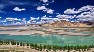 Brahmaputra_River,_Shigatse.jpg