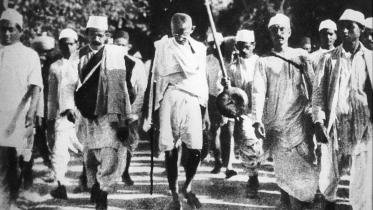 Gandhi's-Salt-March6.jpg