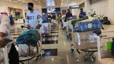 Oman Airport 1.jpeg