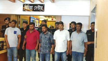 5-held-wb.jpg