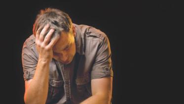 People who do resistance exercises like weight lifting may experience less anxiety than people who don’t workout, a research review suggests.