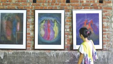 Art, by the shore