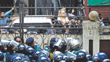 blockade-khaleda-gulshan-wbn.jpg