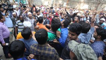 BNP men continue demo